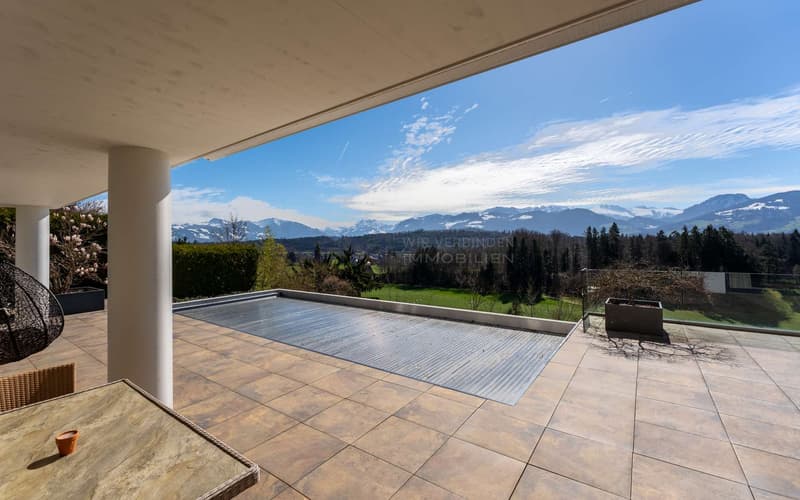 Terrasse mit Pool