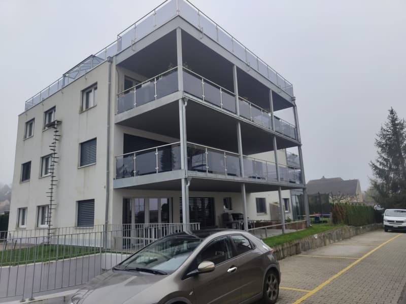 Appartement terrasse moderne 3 pièces avec belle vue (1)