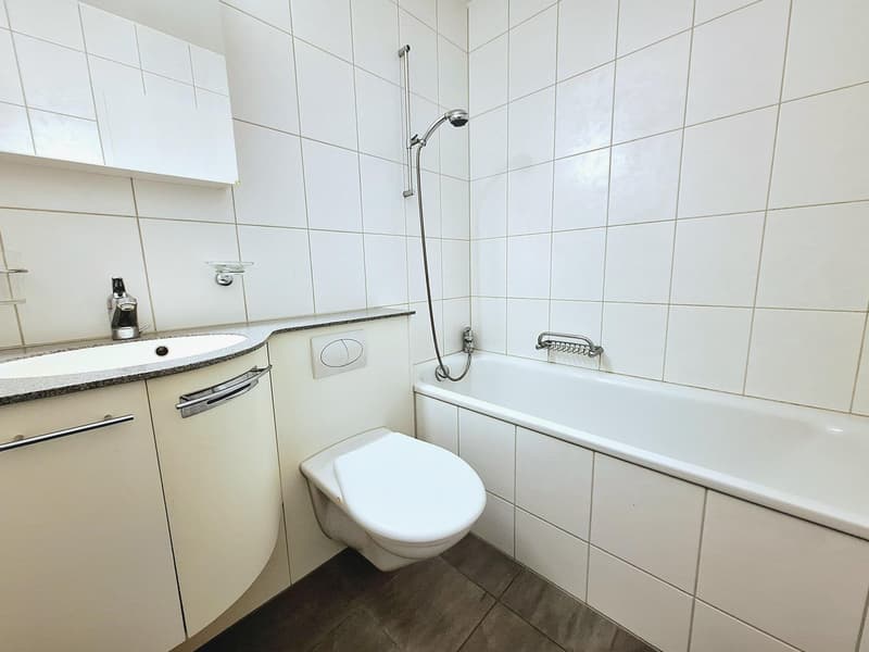 Gemütliche 2^4.5-Zimmerwohnung mit Balkon in ruhiger Lage  (Erlinsbach SO) (4)