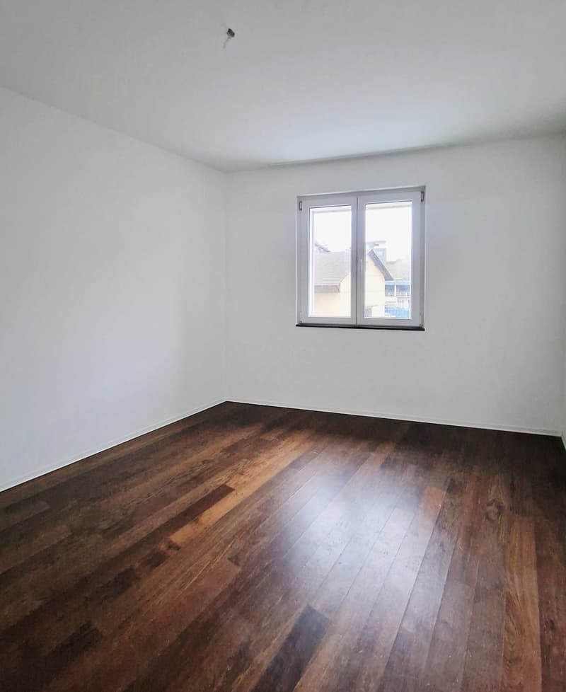 Charming 3.5-room apartment in Emmen with balcony (6)