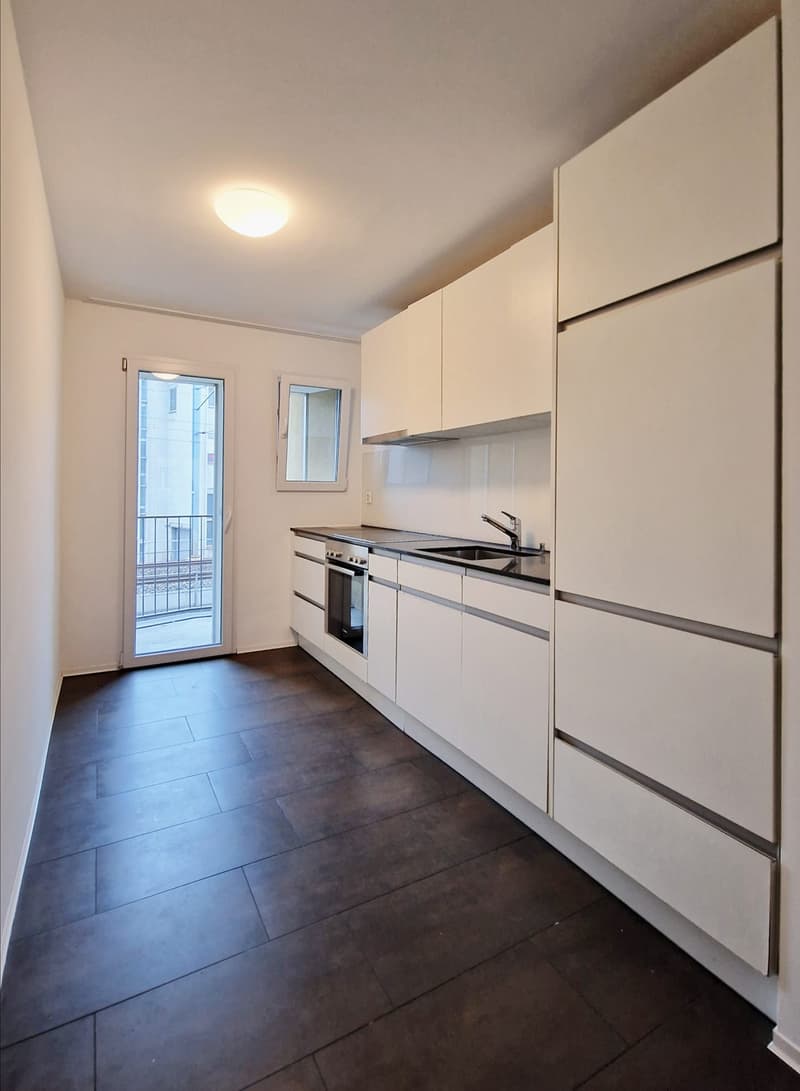 Charming 3.5-room apartment in Emmen with balcony (2)