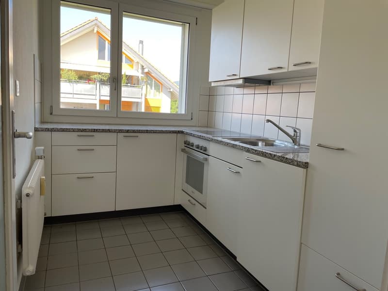 Teilrenovierte 3.5-Zimmer-Wohnung mit Balkon (2)