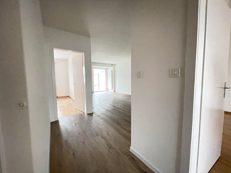 Teilrenovierte 3.5-Zimmer-Wohnung mit Balkon (4)