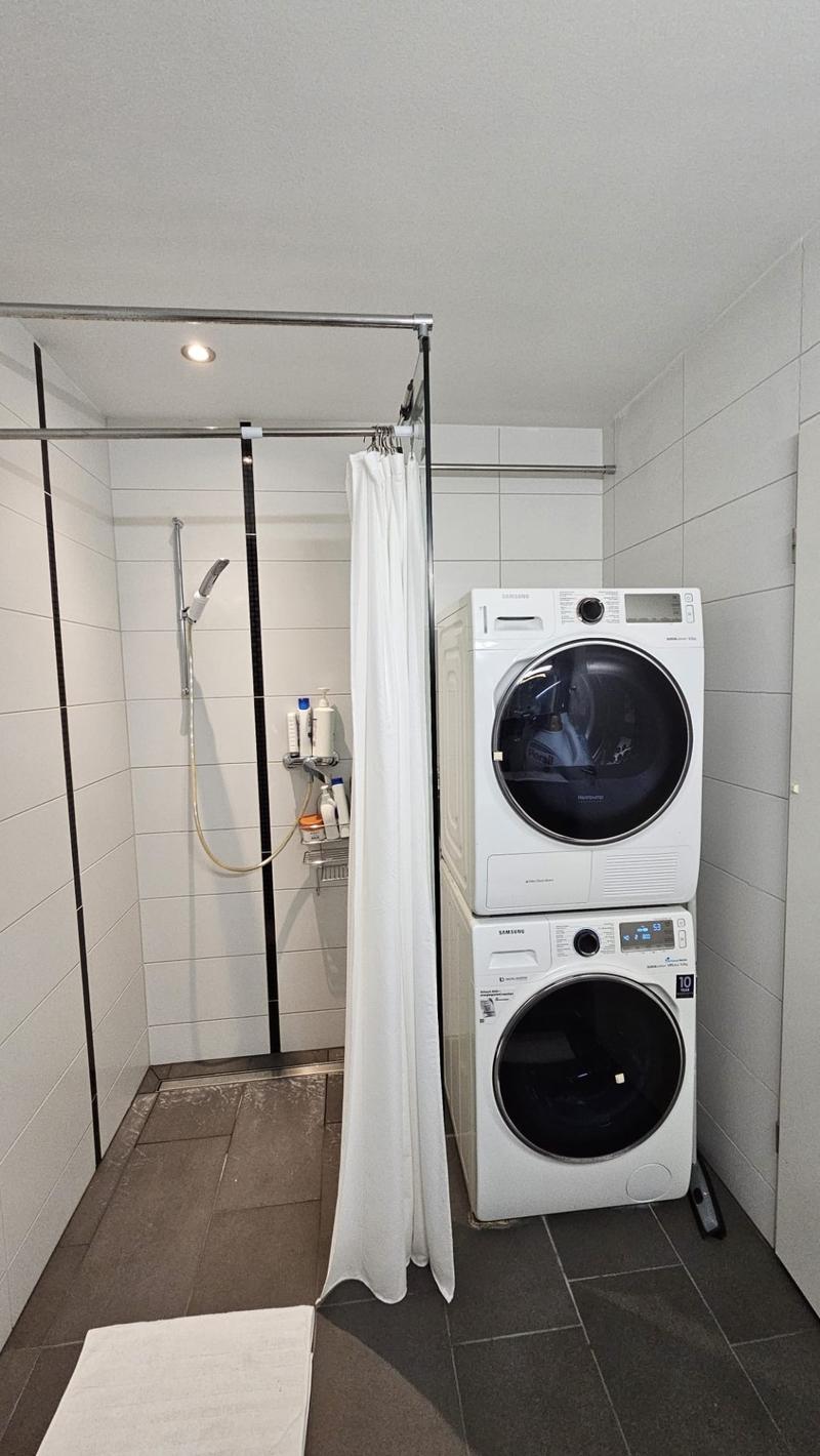 WC, Dusche und Waschturm