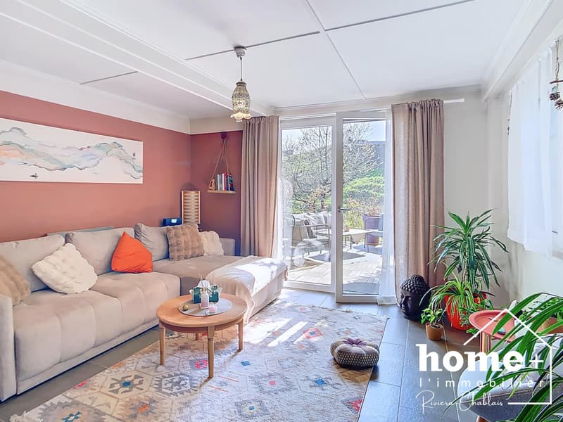 Beautiful individual chalet in a quiet location with open views (2)