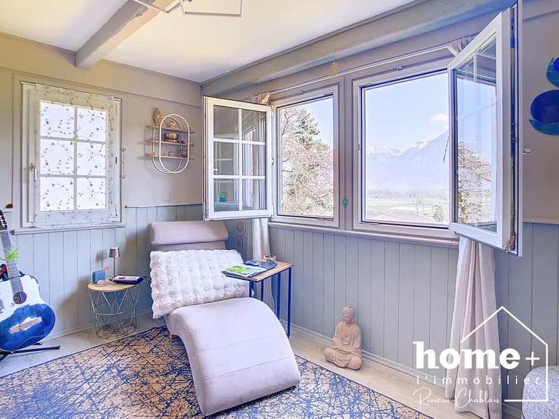 Beautiful individual chalet in a quiet location with open views (4)
