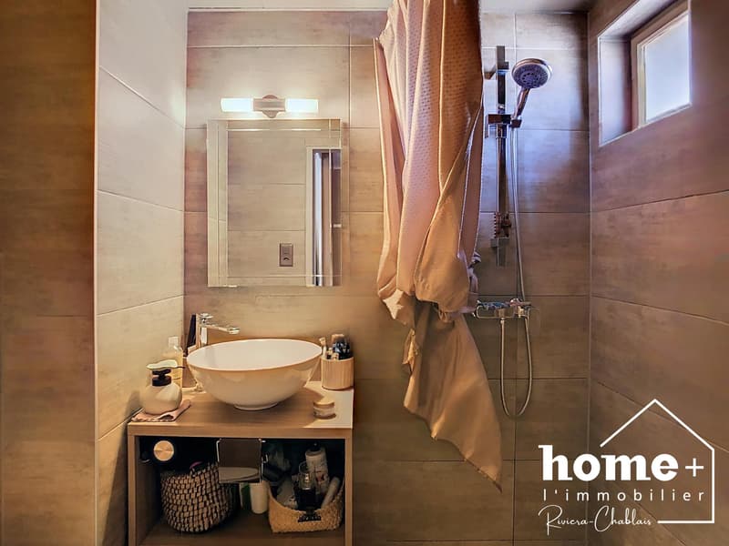 Beautiful individual chalet in a quiet location with open views (8)