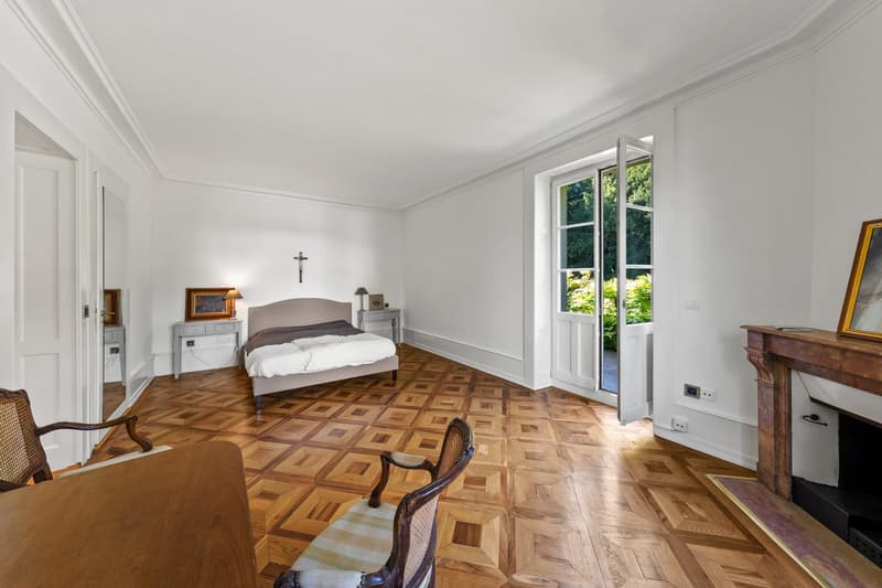 Beautiful 19th-century house in the city center with indoor pool (11)