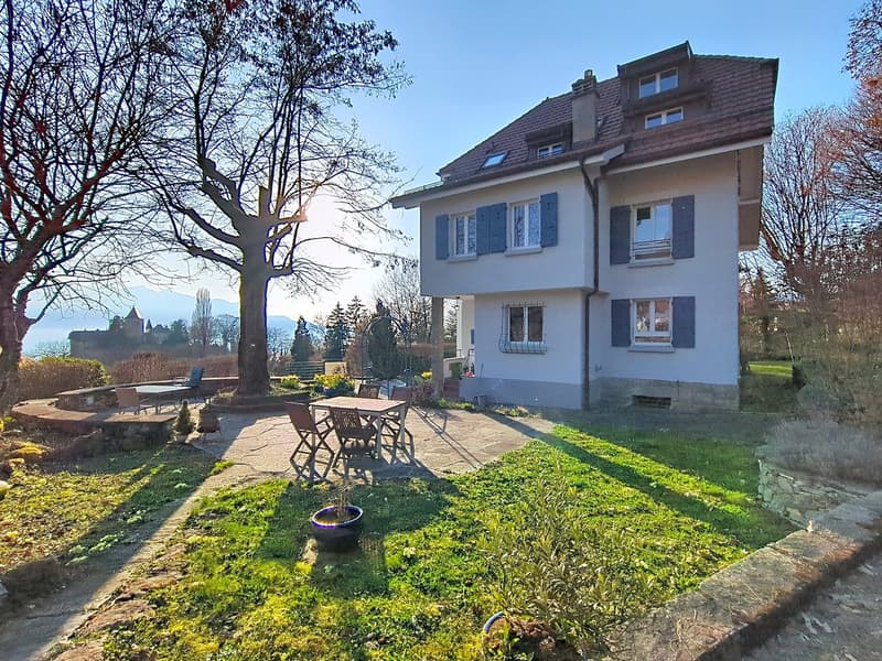 EXCLUSIVE! 12.5-room villa renovated with lake view (2)
