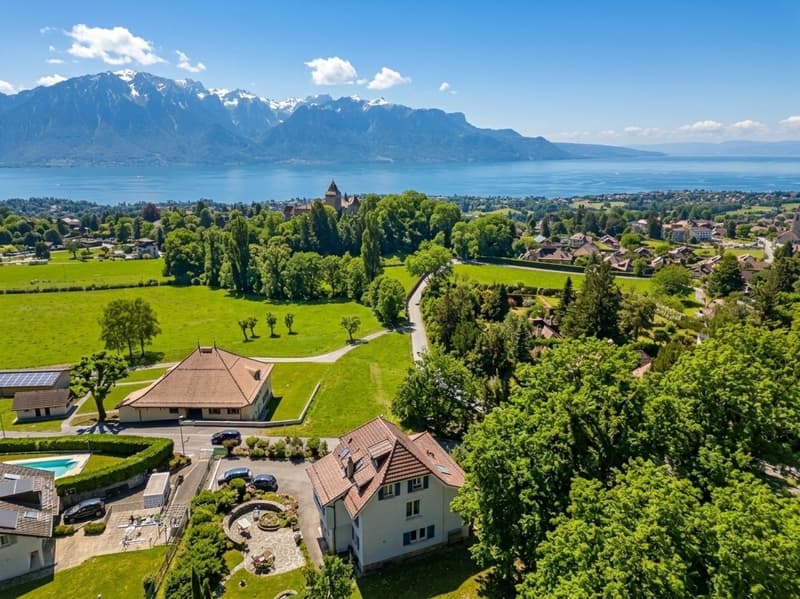 EXCLUSIVE! 12.5-room villa renovated with lake view (25)