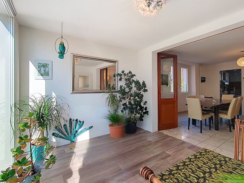EXCLUSIVE! 12.5-room villa renovated with lake view (5)