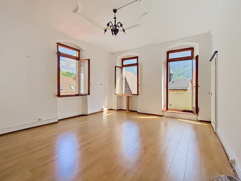 Charming 4.5-room apartment with balcony in the heart of St-Maurice (2)