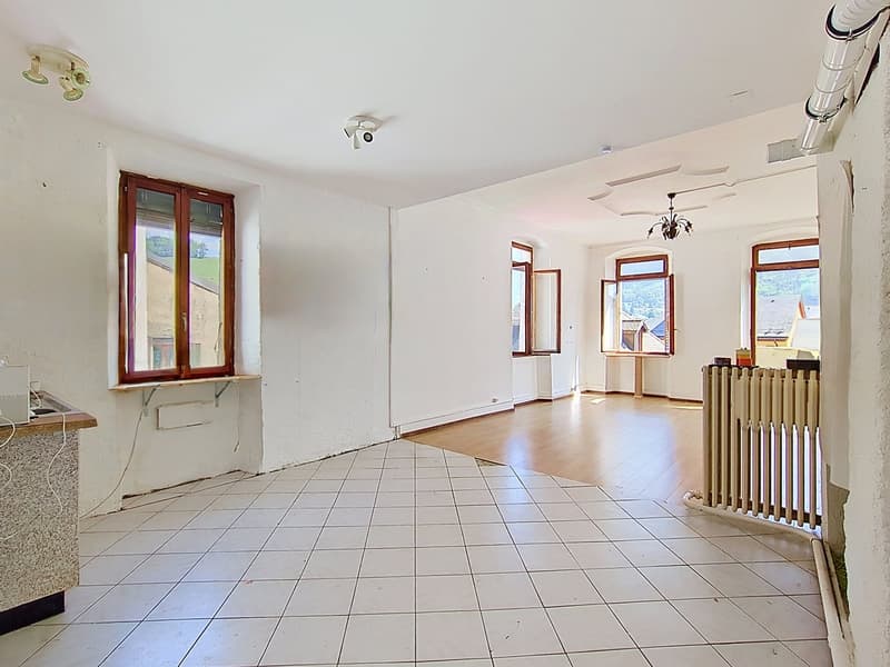 Charming 4.5-room apartment with balcony in the heart of St-Maurice (4)
