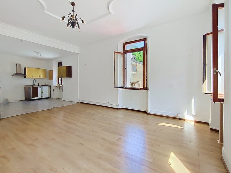 Charming 4.5-room apartment with balcony in the heart of St-Maurice (3)