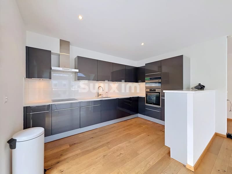 Elegant attic 190 m² in the heart of St-Cergue (2)