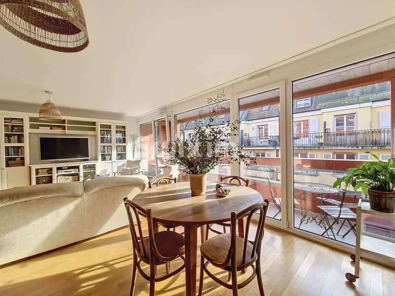 Bright 4-room apartment on a higher floor Plainpalais close to the Arve / Carouge (4)