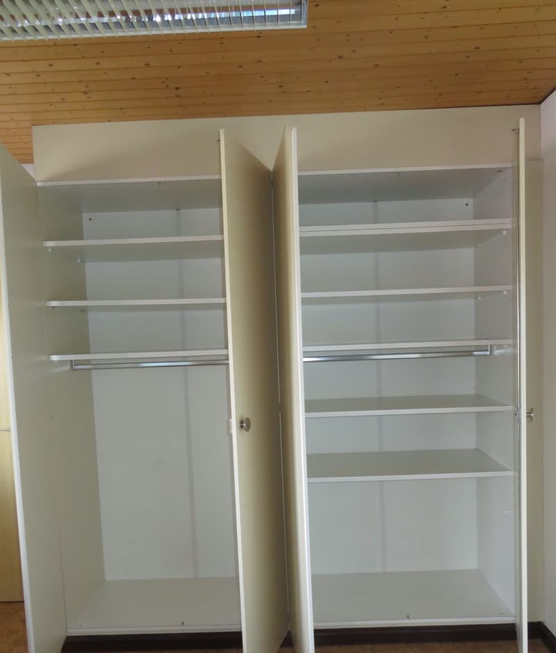 Praktisches Büro / Firmendomizil in steuergünstigster Gemeinde der Schweiz (7)