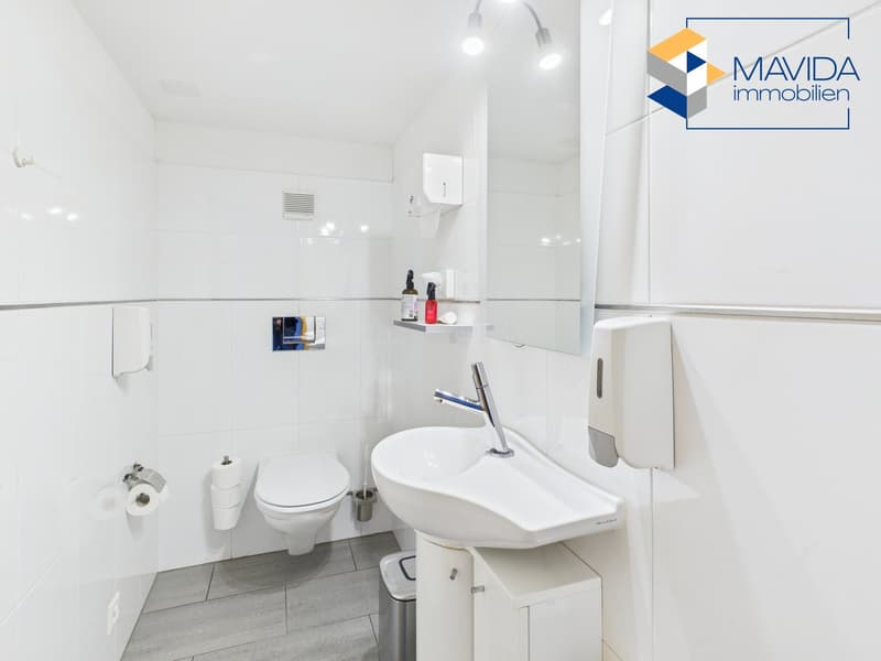 De multiples possibilités dans le bâtiment commercial bien entretenu (5)