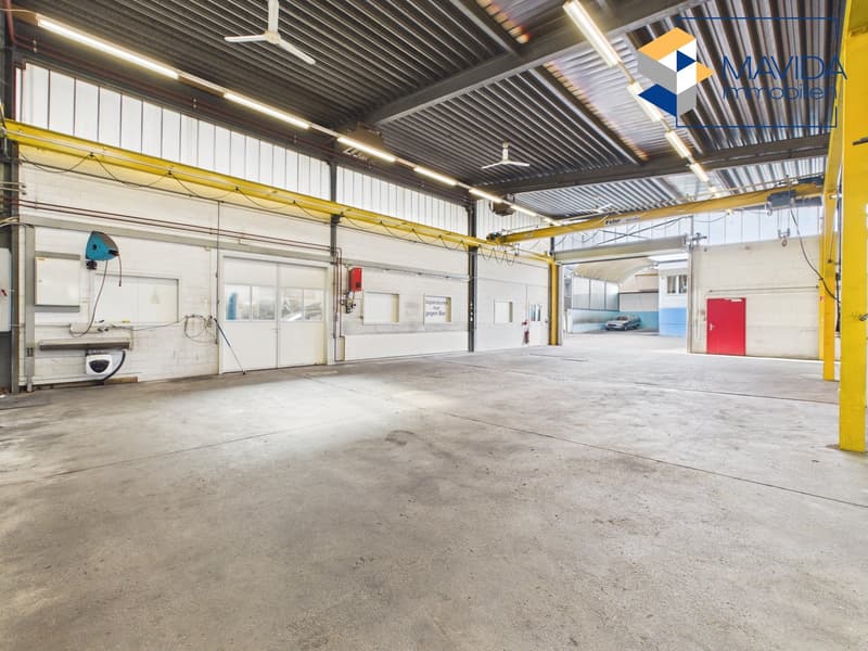 Deux halles commerciales connectées avec système de grue et station de lavage SB (4)