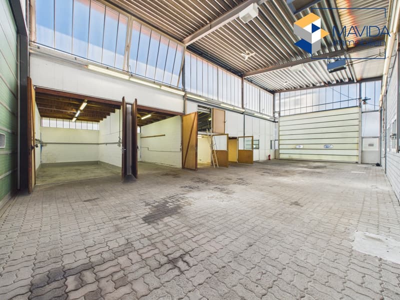 Deux halles commerciales connectées avec système de grue et station de lavage SB (5)