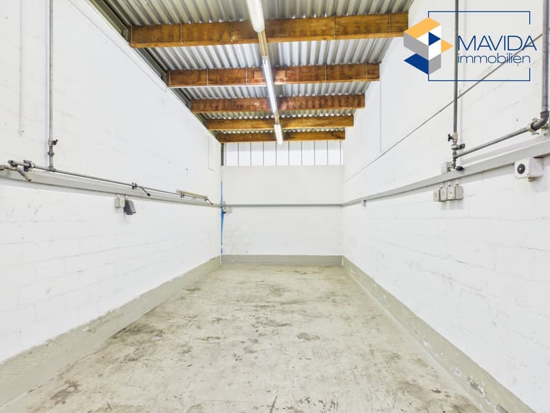 Deux halles commerciales connectées avec système de grue et station de lavage SB (16)