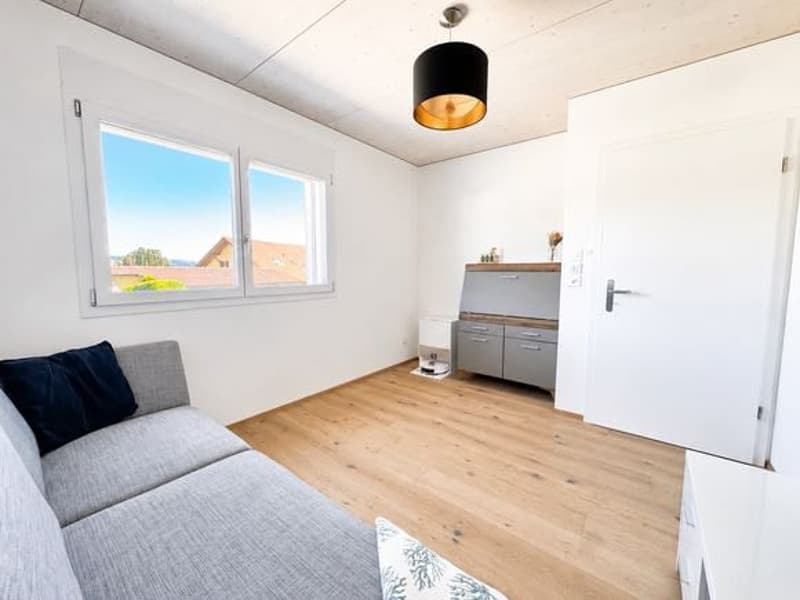 Neuwertig – 5.5-Zimmer-Haus mit Garten & Doppelgarage (10)