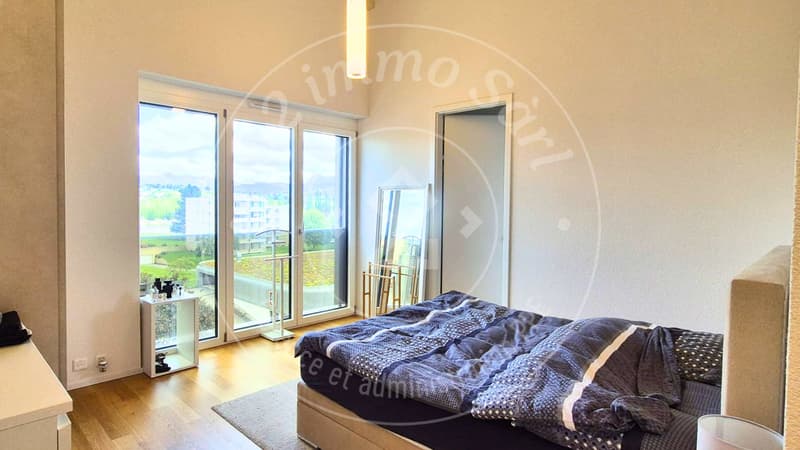 Außergewöhnliche 4.5 Zimmer Wohnung im 6. Stock (5)