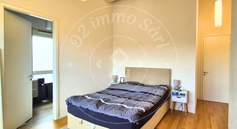Außergewöhnliche 4.5 Zimmer Wohnung im 6. Stock (4)