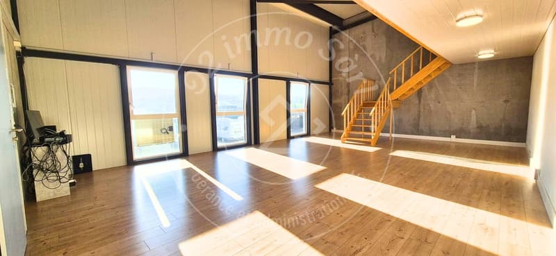 À louer à Ursy - Local commercial / bureau de 113 m² avec mezzanine (2)