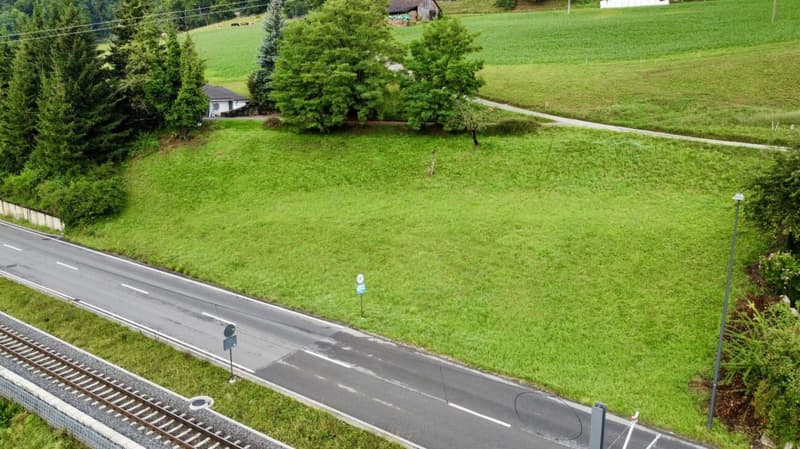 Terreno edificabile con vista panoramica - 1'607 m² in posizione soleggiata su pendio a Hölstein BL (2)
