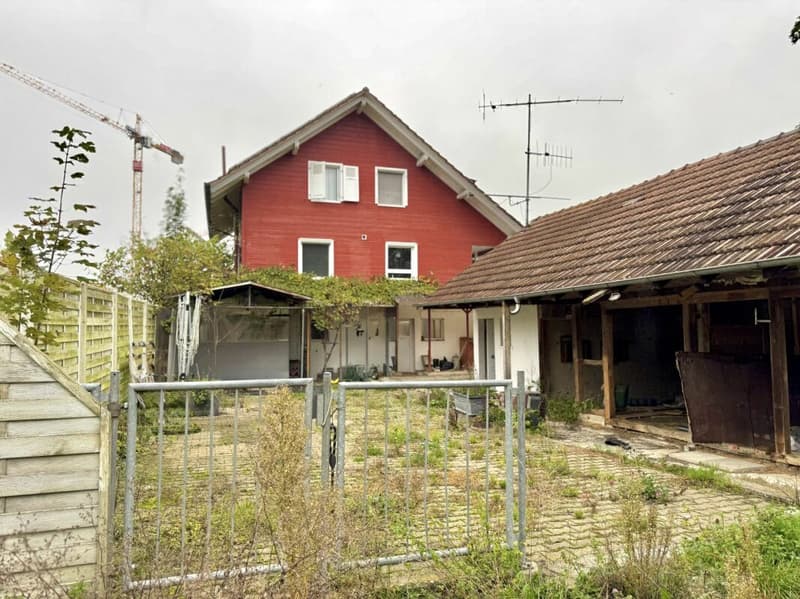 Detached house with land reserve and horse stable - Development potential (2)