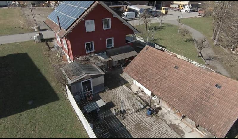 Detached house with land reserve and horse stable - Development potential (3)