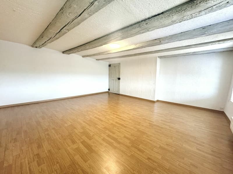 Exclusive residential idyll: Charming farmhouse on a south-facing slope with great potential in Oensingen (18)