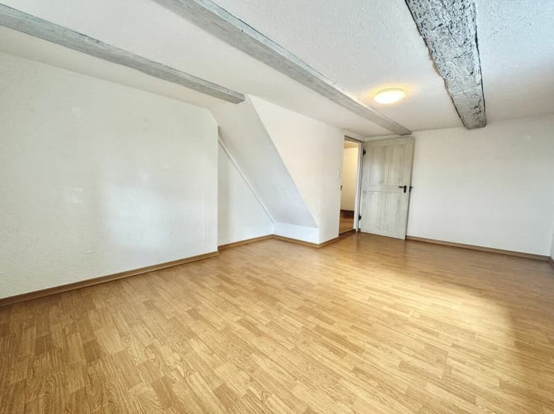 Exclusive residential idyll: Charming farmhouse on a south-facing slope with great potential in Oensingen (20)
