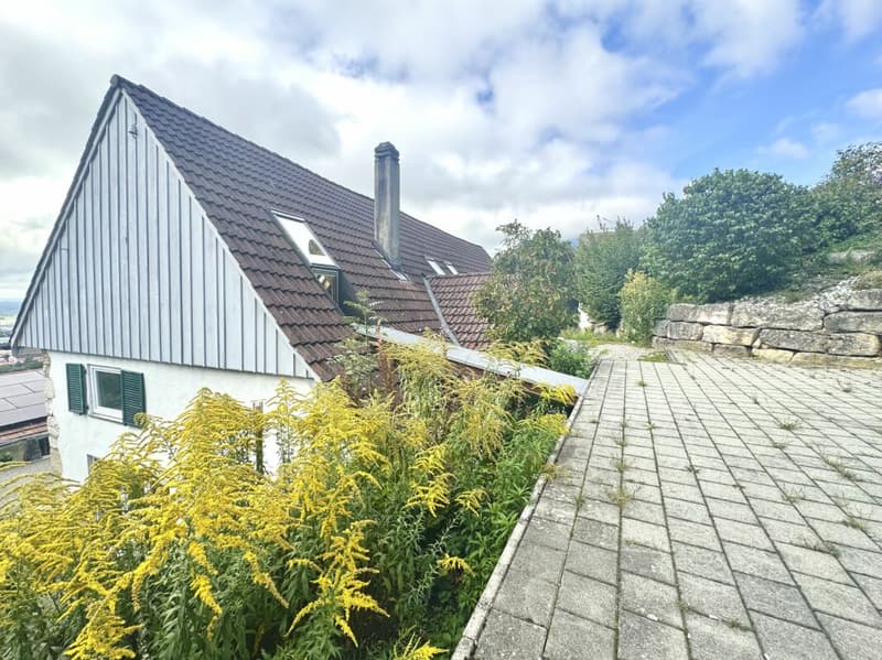 Exclusive residential idyll: Charming farmhouse on a south-facing slope with great potential in Oensingen (10)