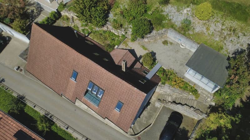 Exclusive residential idyll: Charming farmhouse on a south-facing slope with great potential in Oensingen (1)