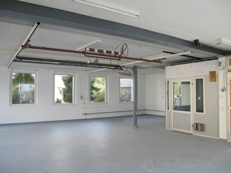 Ideal for craftsmen: Living & Working under one roof in Lyss (8)