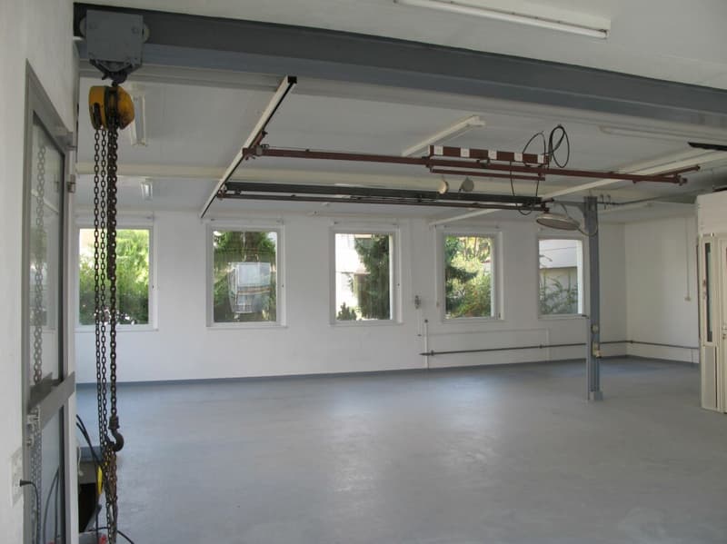 Ideal for craftsmen: Living & Working under one roof in Lyss (11)