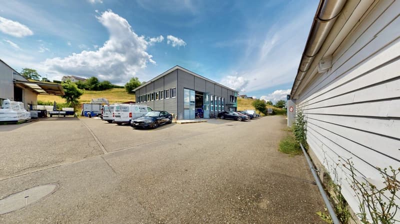 Commercial location with rarity value in the Lucerne economic area (2)