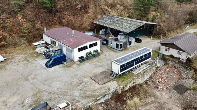 Investors take note: 7'833 m² of commercial land with exclusive water rights (10)
