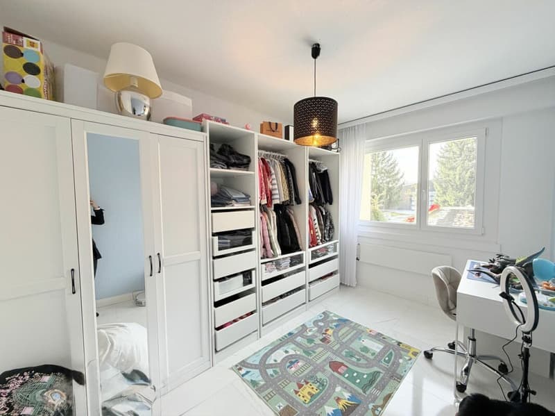 Appartement familial de 4,5 pièces avec beaucoup de lumière et d'espace vert (6)