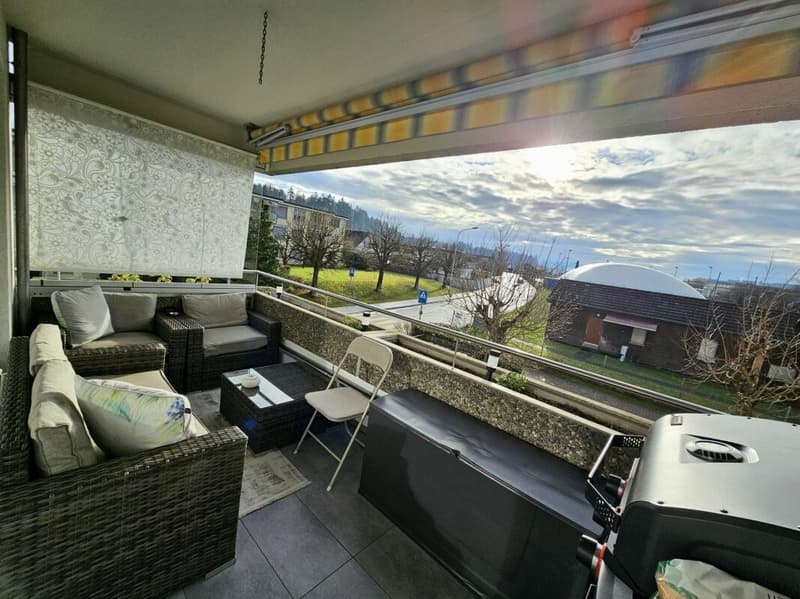 Appartamento 4.5 locali ben mantenuto e luminoso con balcone e vista panoramica (7)
