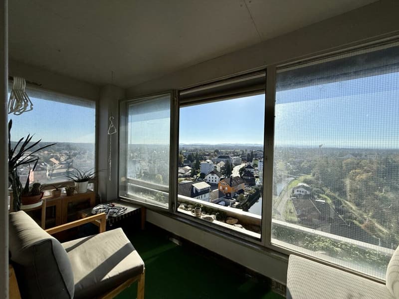 Appartement spacieux 5.5 pièces avec belle vue dans un emplacement central à Derendingen (14)