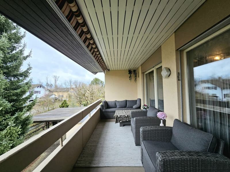 Idylle résidentielle avec proximité de ruisseau - appartement 4.5 pièces avec charme (13)
