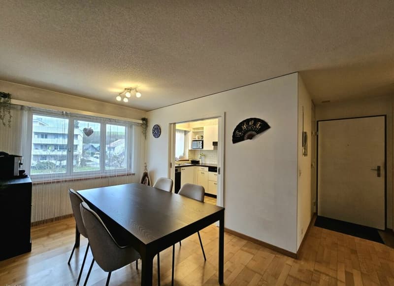 Idylle résidentielle avec proximité de ruisseau - appartement 4.5 pièces avec charme (5)