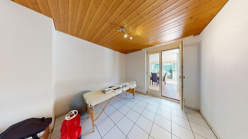 Exclusive 6.5-room semi-detached house with sunny winter garden and plenty of living comfort (10)