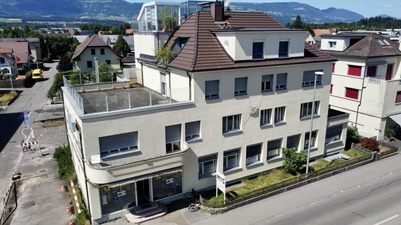 Casa multifamiliare con quota commerciale e impianto PV nella zona centrale (2)