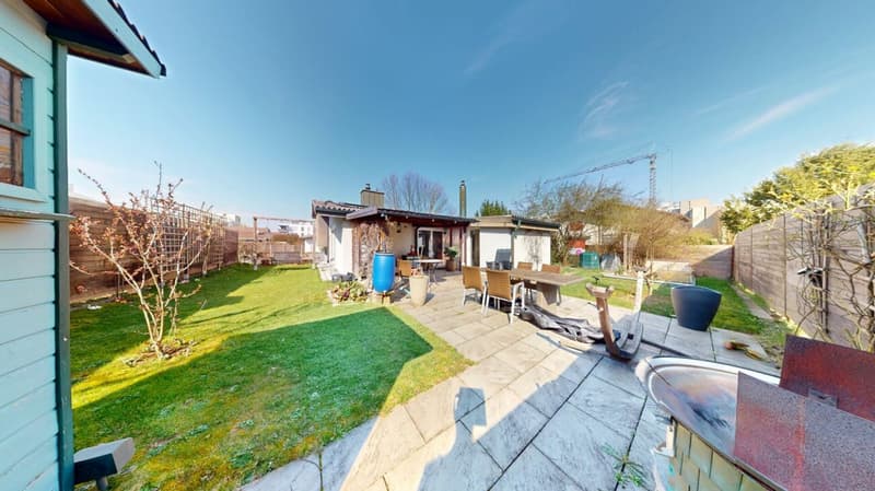 Dream home in Zofingen - Single-family house with large garden and great potential (1)