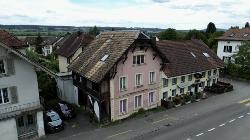 Investors take note: Multi-family house with great potential in Selzach (1)