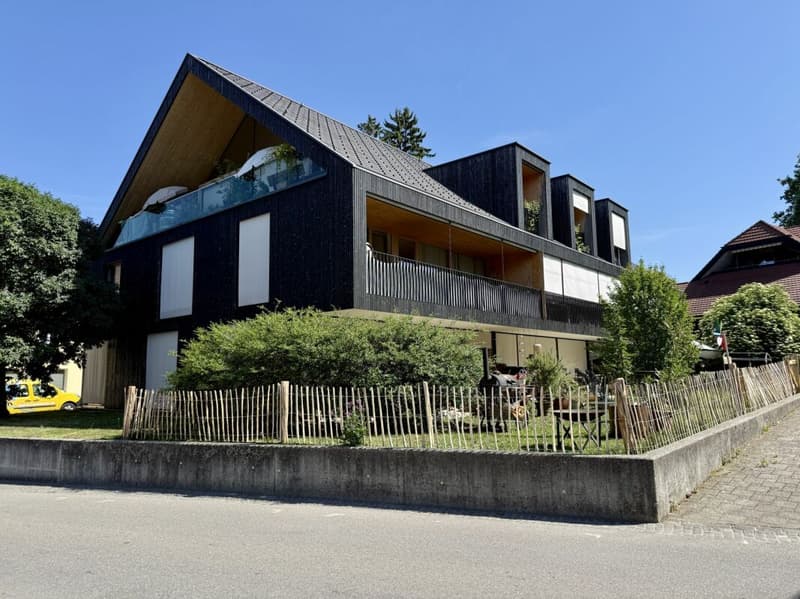 Attractive capital investment with eight apartments in the Bernese Seeland (1)